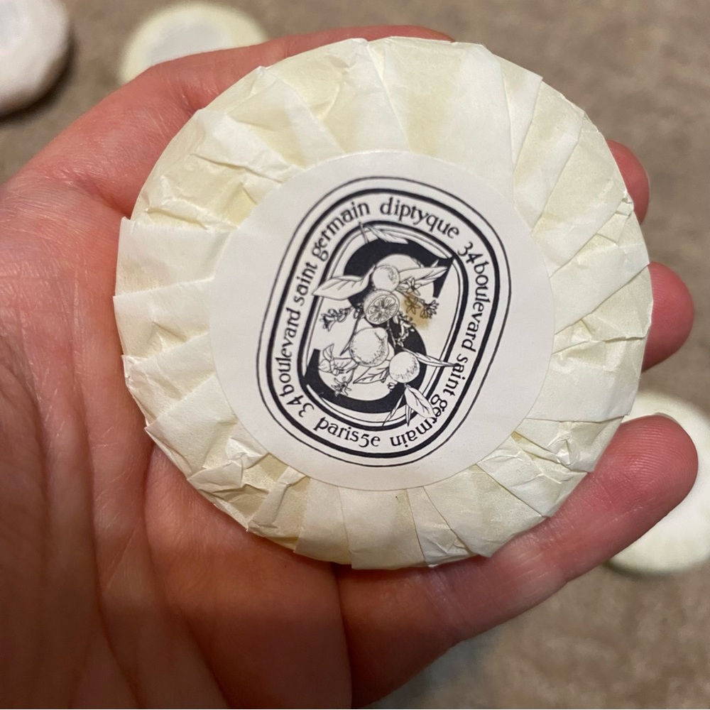 New {Diptyque} Shampoo Bar and Body Wash Bundle | 34 Boulevard Saint Germain - Picture 13 of 13